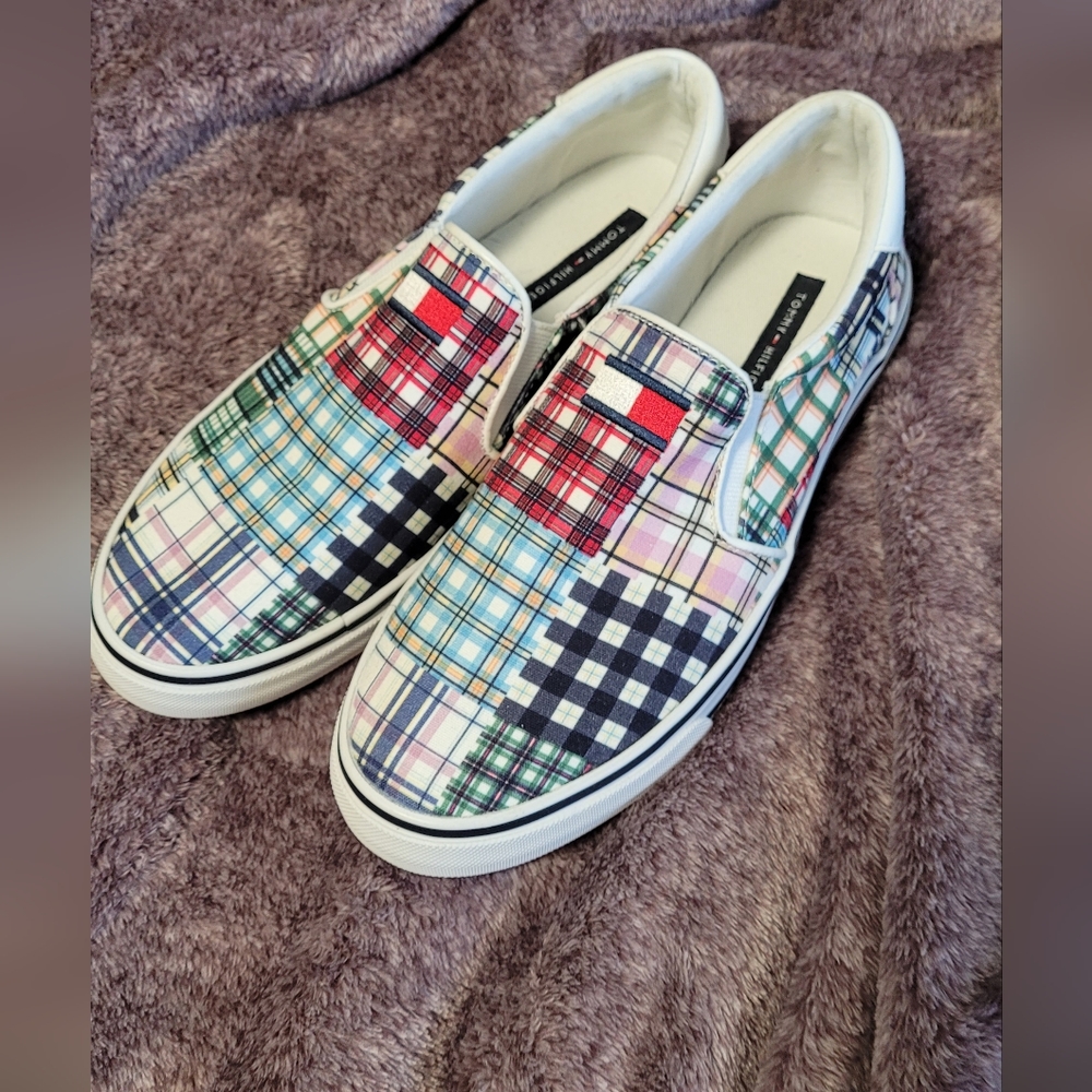Tommy Hilfiger OAKLYN Plaid Slip-On Shoes Embroidered Academy Flag Logo W-9M